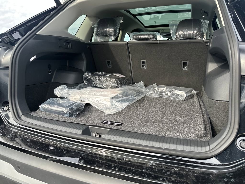 New 2026 Volkswagen Tiguan SE image 15