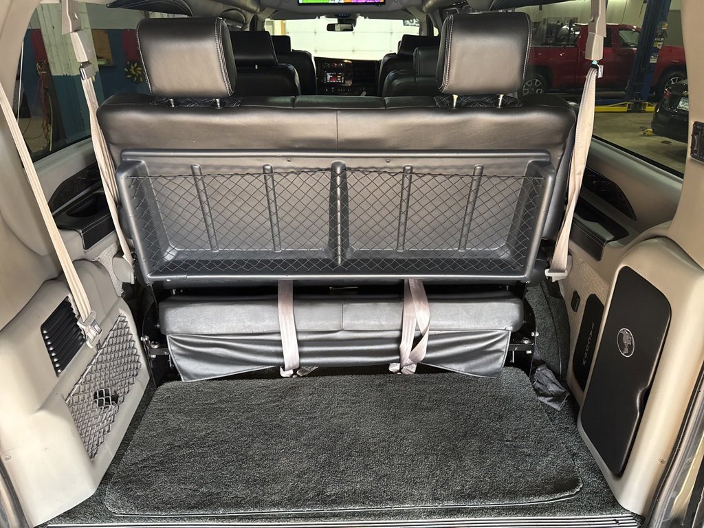 Used 2020 GMC Savana 2500 Extended w/ Enhanced Convenience Package image 9