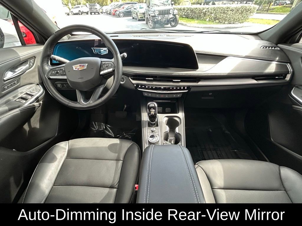 Used 2025 Cadillac XT4 Premium Luxury image 10