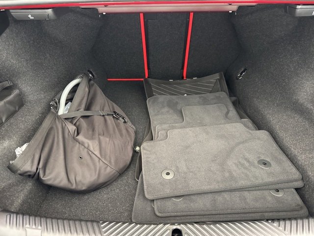 Used 2025 BMW M5 w/ Carbon Package image 48