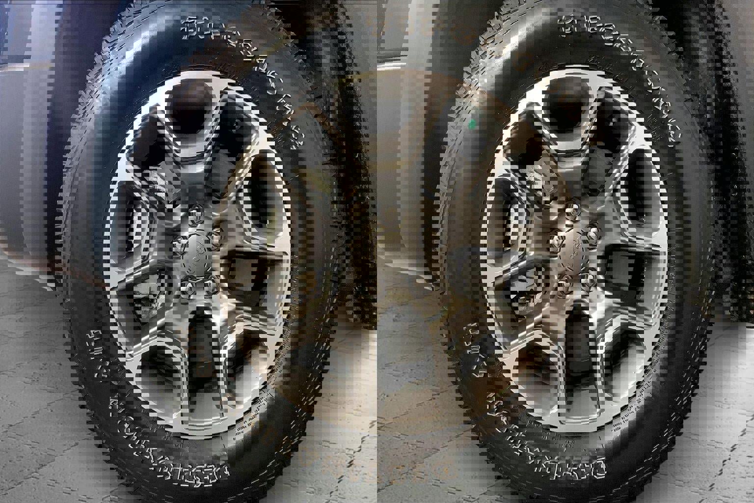 Used 2020 Jeep Cherokee Trailhawk w/ Cold Weather Group image 9