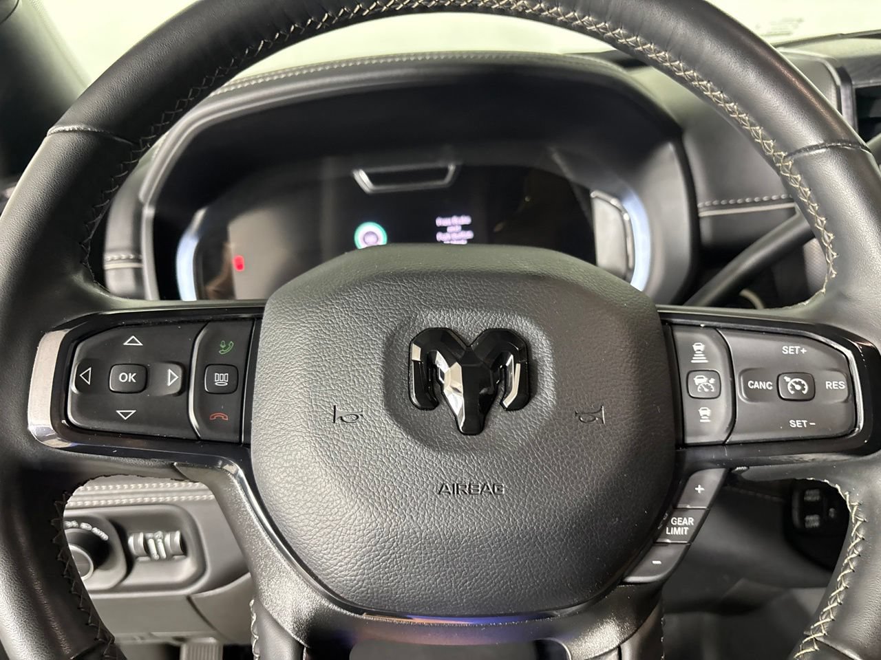 Used 2024 RAM 2500 Limited AWD/4WD image 13