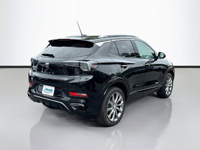 Used 2025 Buick Encore GX Avenir AWD/4WD image 9