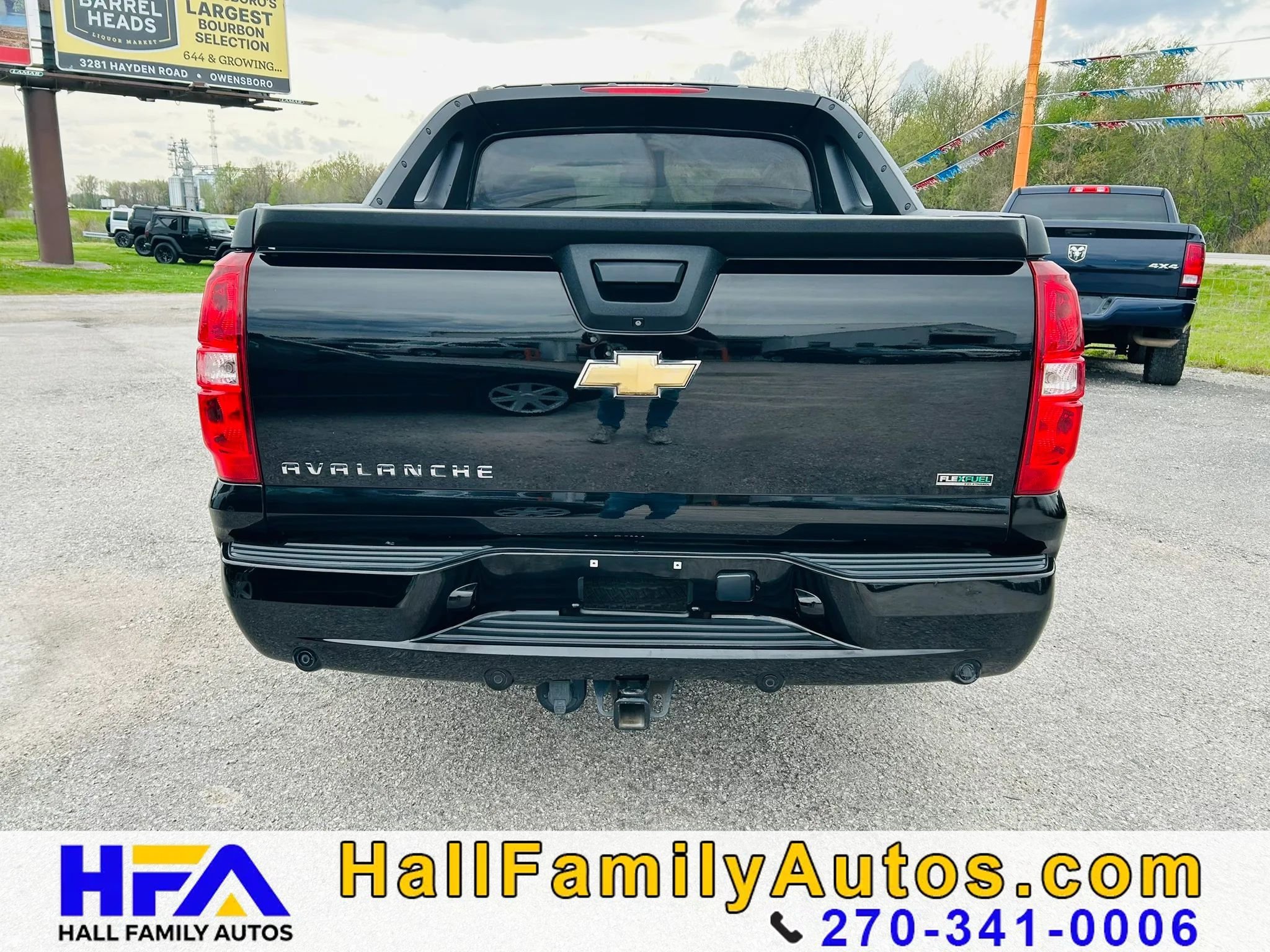 Used 2011 Chevrolet Avalanche LS w/ Convenience Package image 4