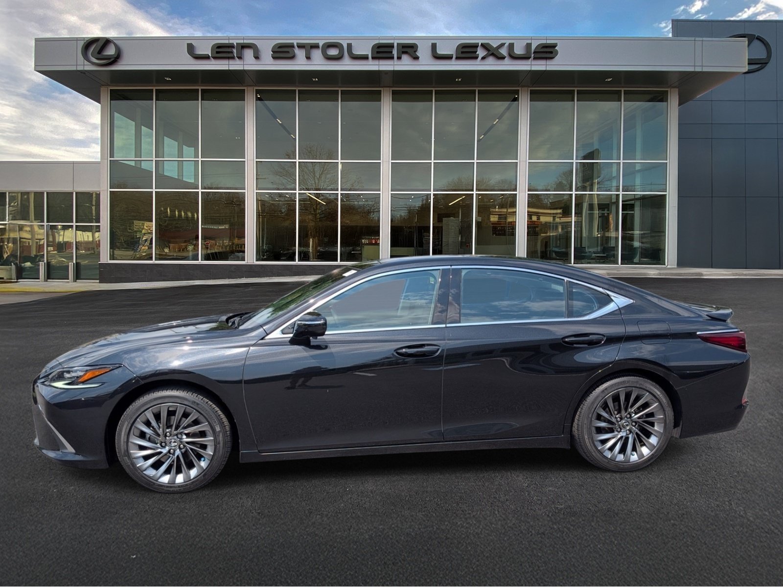 Certified 2024 Lexus ES 350 Ultra Luxury w/ Accessory Package (Z2) FWD image 6