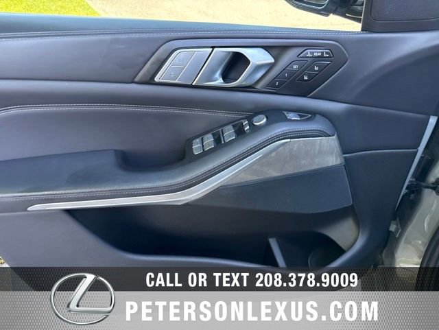 Used 2021 BMW X7 xDrive40i w/ M Sport Package AWD/4WD image 25