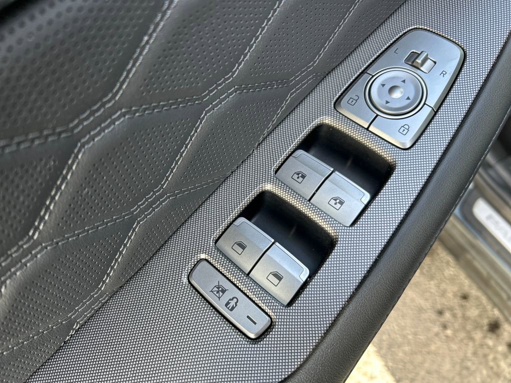 Used 2022 Hyundai Palisade Calligraphy image 11