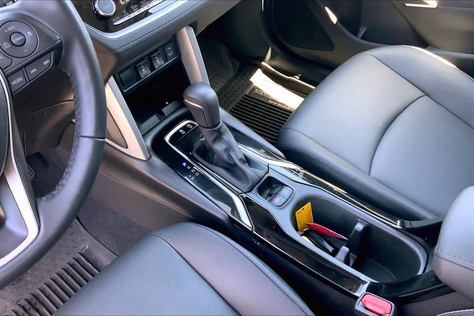 Certified 2025 Toyota Corolla Cross XLE w/ Convenience Package FWD image 16