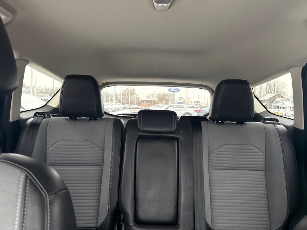 Used 2017 Ford Escape SE w/ Equipment Group 201A image 44