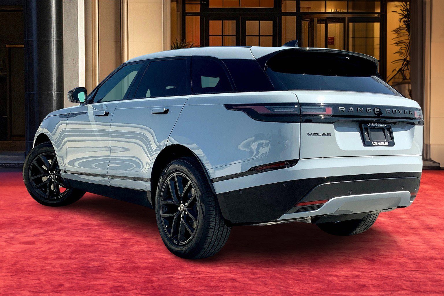 New 2026 Land Rover Range Rover Velar Dynamic SE image 3