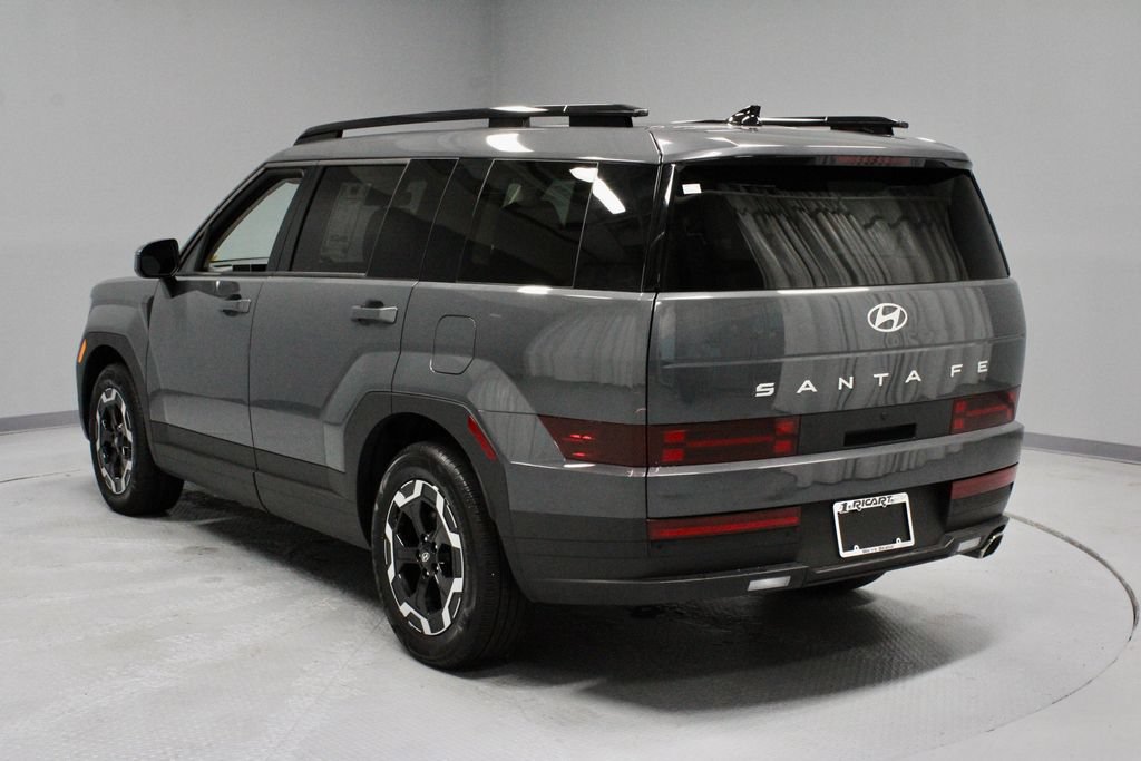 Used 2025 Hyundai Santa Fe SEL FWD image 9