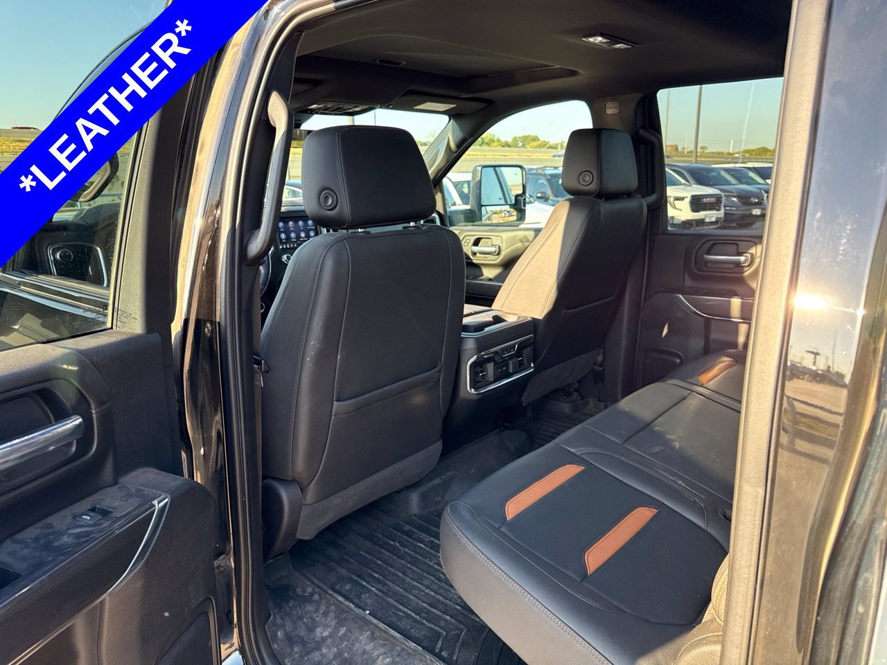 Used 2023 GMC Sierra 2500 AT4 w/ AT4 Preferred Package AWD/4WD image 7