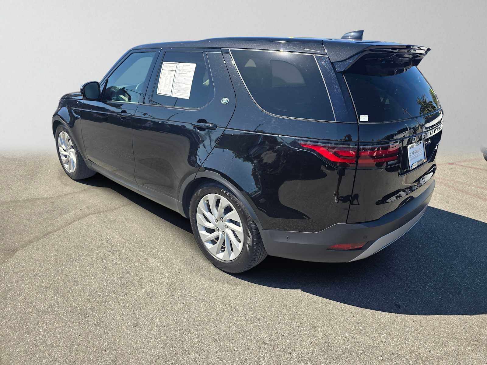 Used 2025 Land Rover Discovery S AWD/4WD image 3