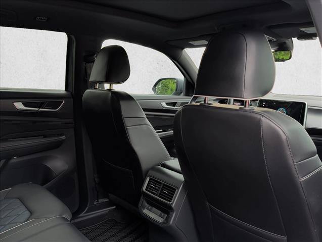 Used 2024 Volkswagen Atlas Cross Sport SEL Premium R-Line AWD/4WD image 19