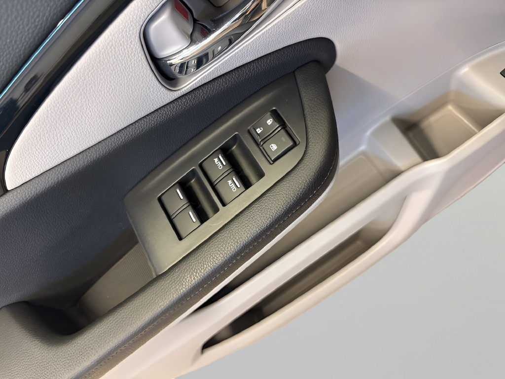 Used 2020 Honda Pilot Touring image 24