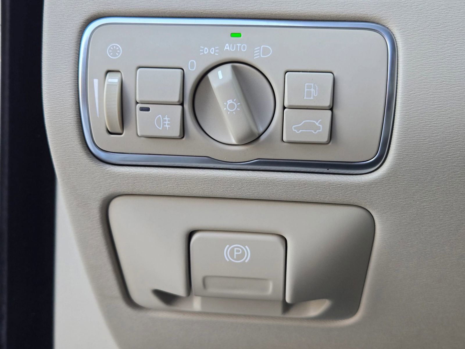 Used 2016 Volvo XC70 T5 Premier image 30