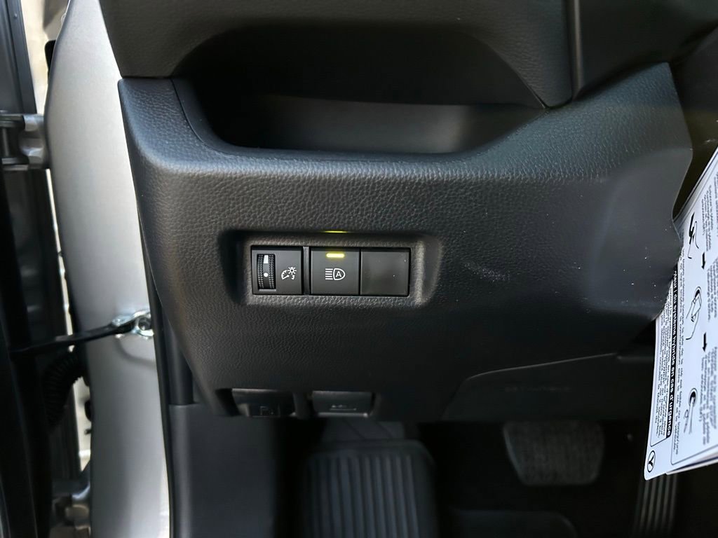 Used 2025 Toyota RAV4 XLE image 21