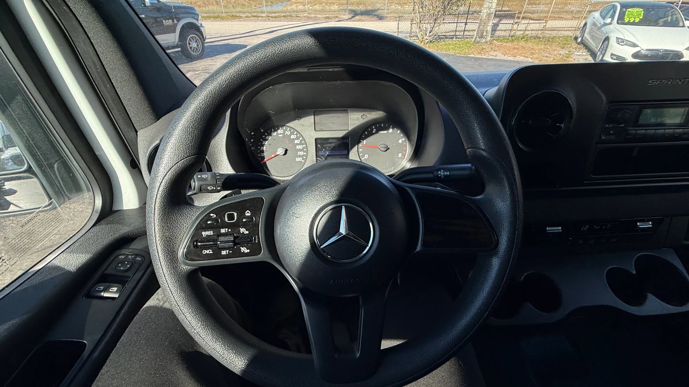 Used 2022 Mercedes-Benz Sprinter 2500 image 17