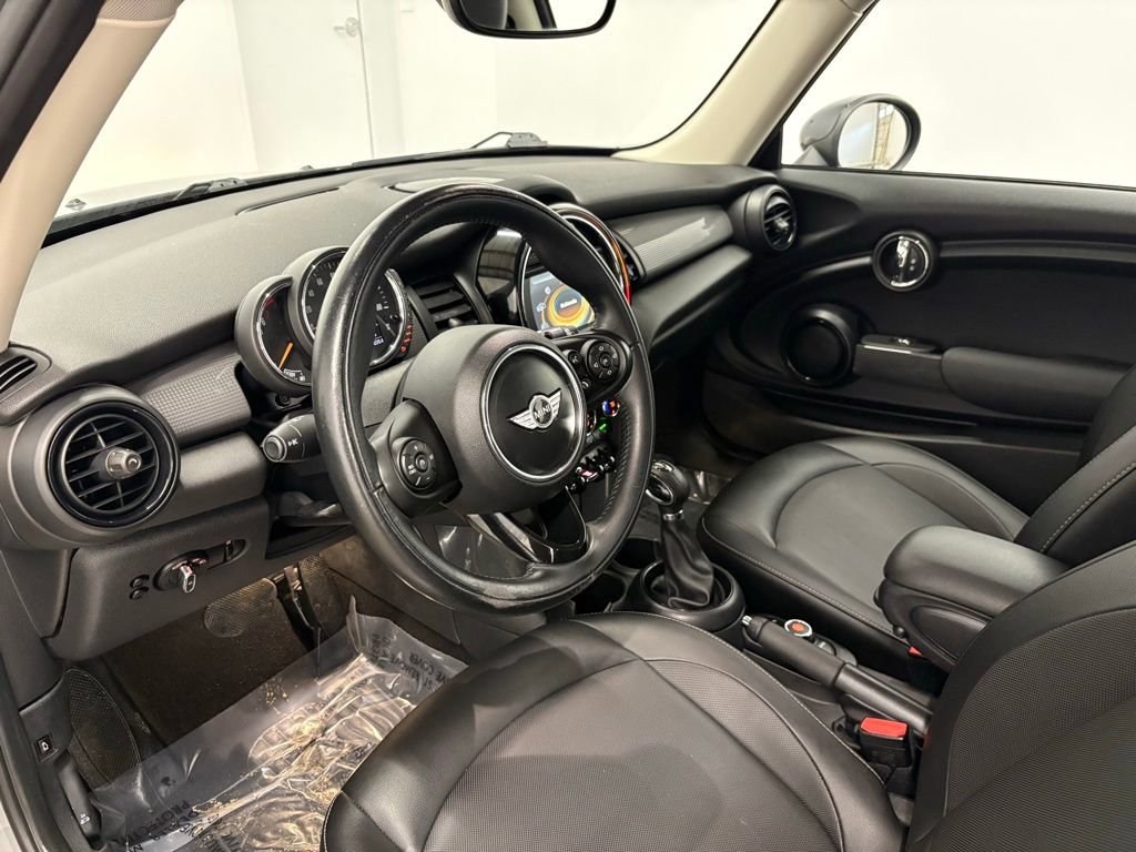Used 2017 MINI Cooper 2-Door Hardtop image 15