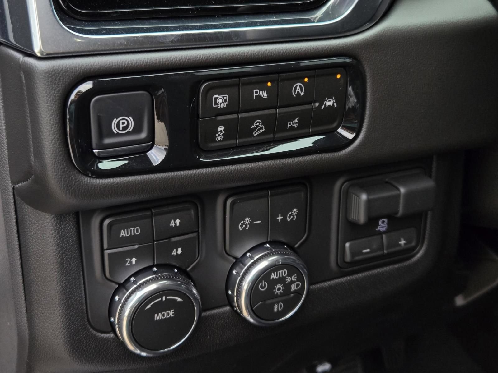 New 2026 GMC Yukon XL Elevation w/ Elevation Premium Package AWD/4WD image 8