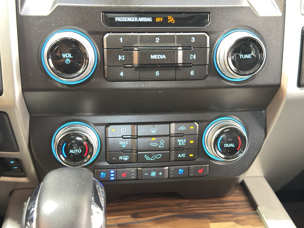 Used 2019 Ford F150 Lariat w/ Equipment Group 502A Luxury AWD/4WD image 31