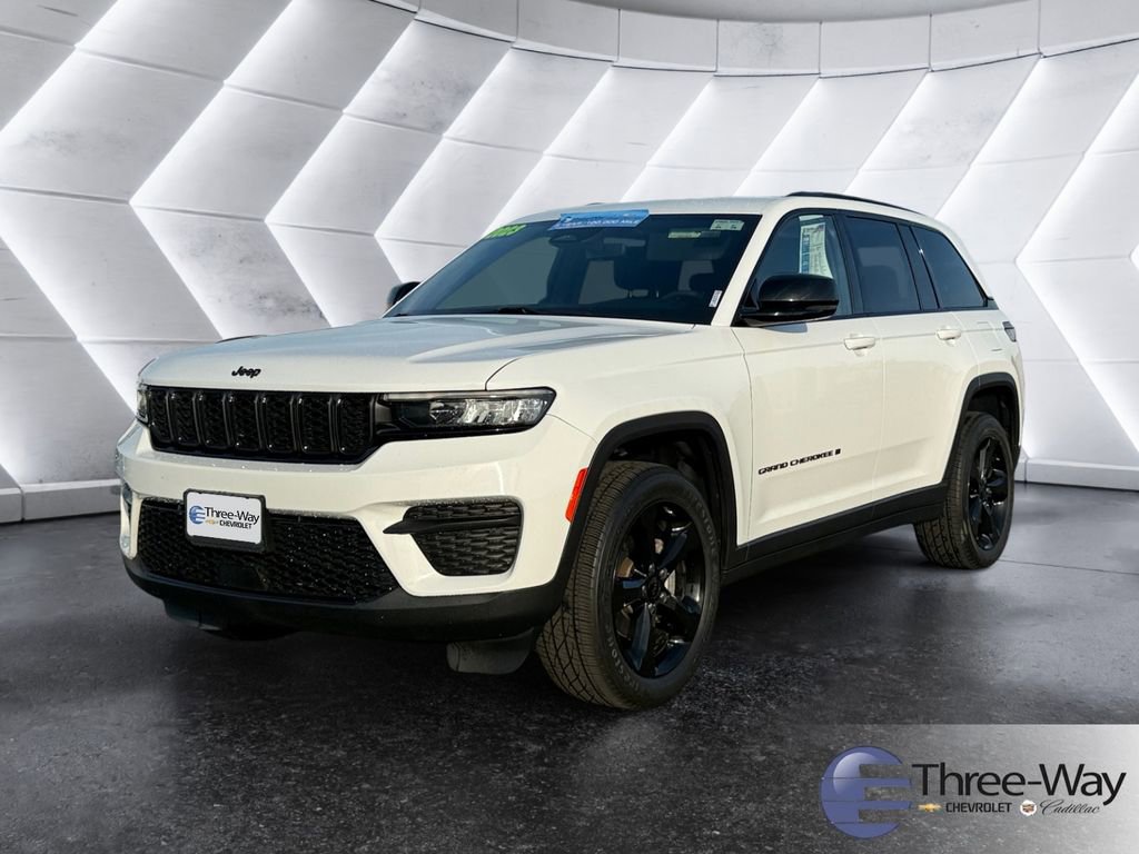 Used 2023 Jeep Grand Cherokee Altitude