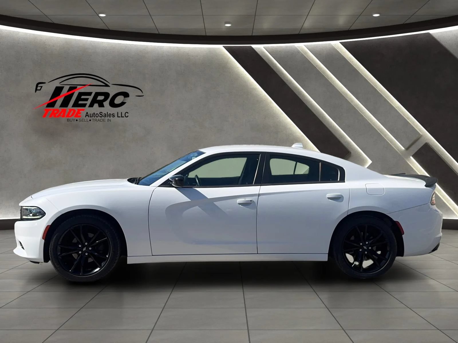 Used 2017 Dodge Charger SXT w/ Blacktop Package RWD image 6