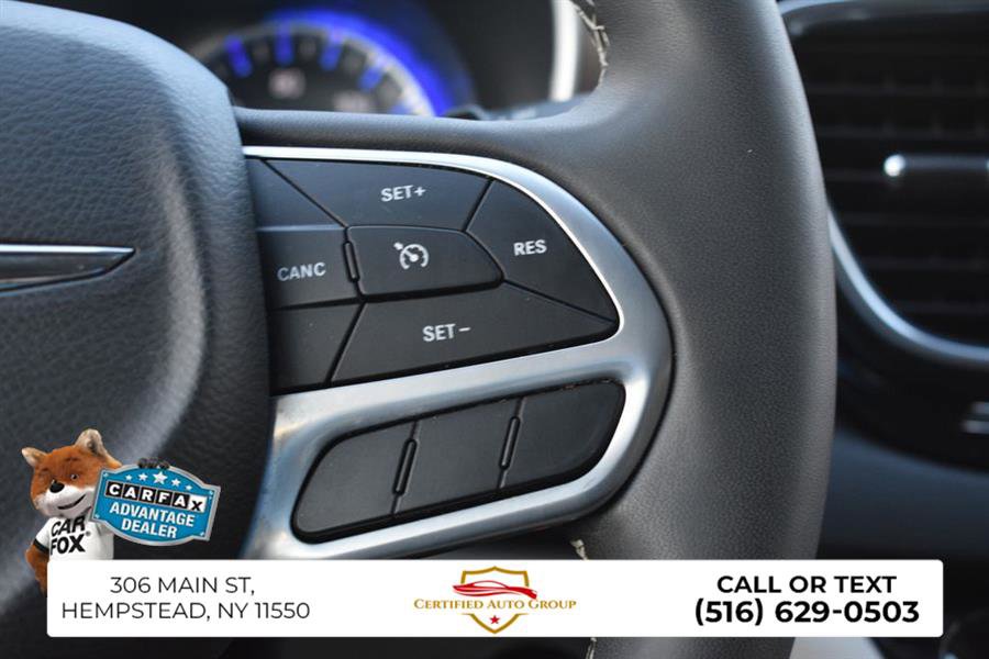 Used 2024 Chrysler Voyager LX image 15