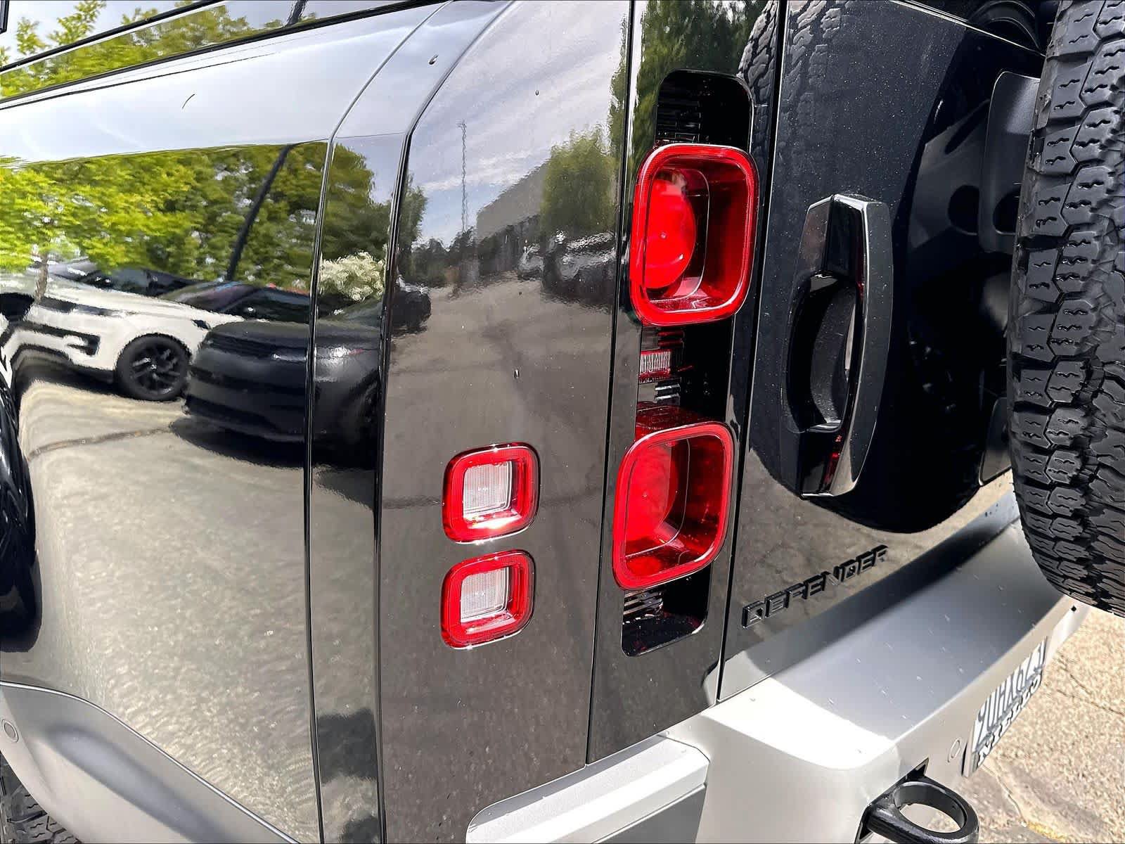 Used 2025 Land Rover Defender 130 S AWD/4WD image 33