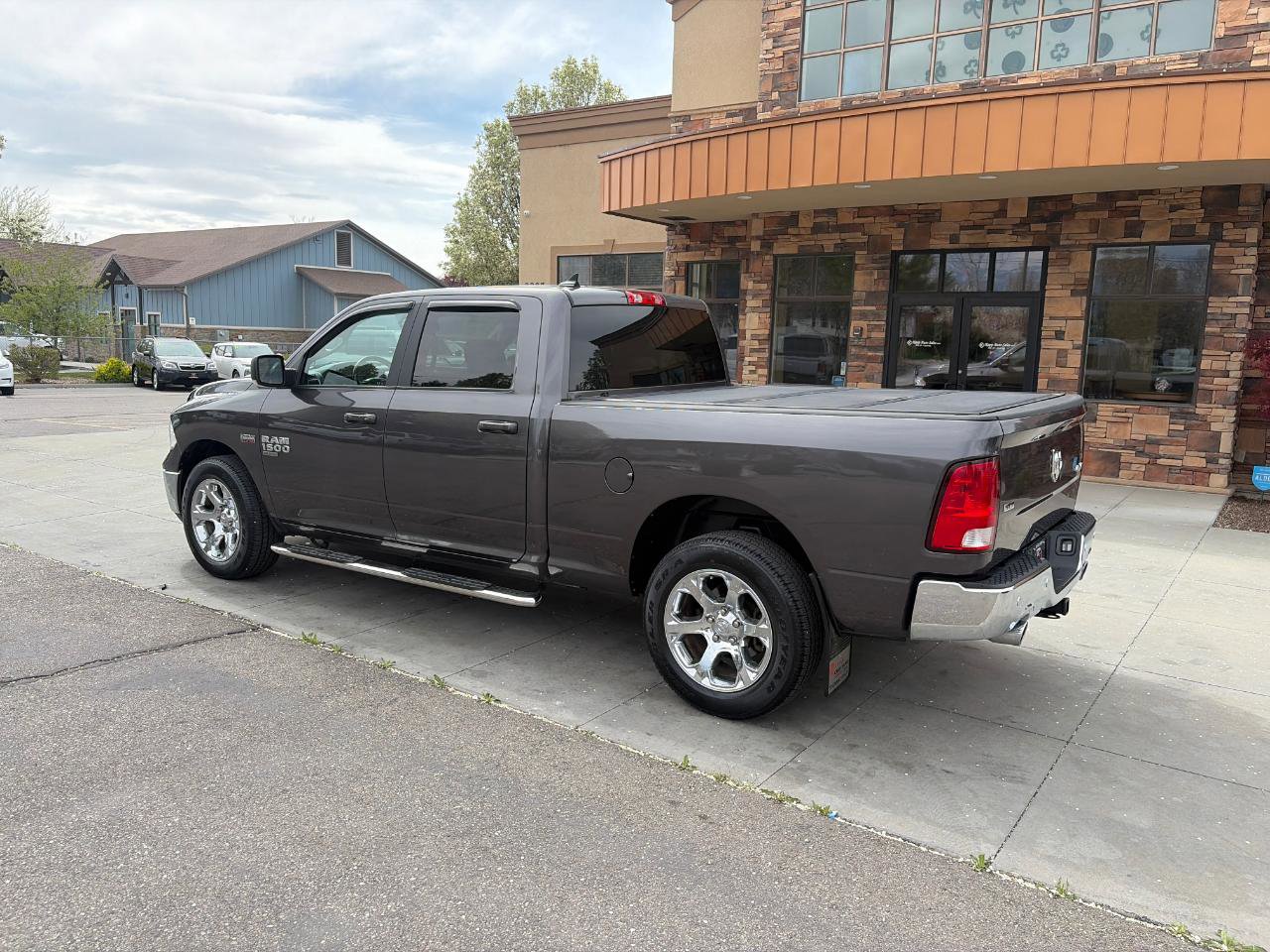 Used 2021 RAM 1500 Classic SLT w/ SLT Plus D￩cor Group image 27