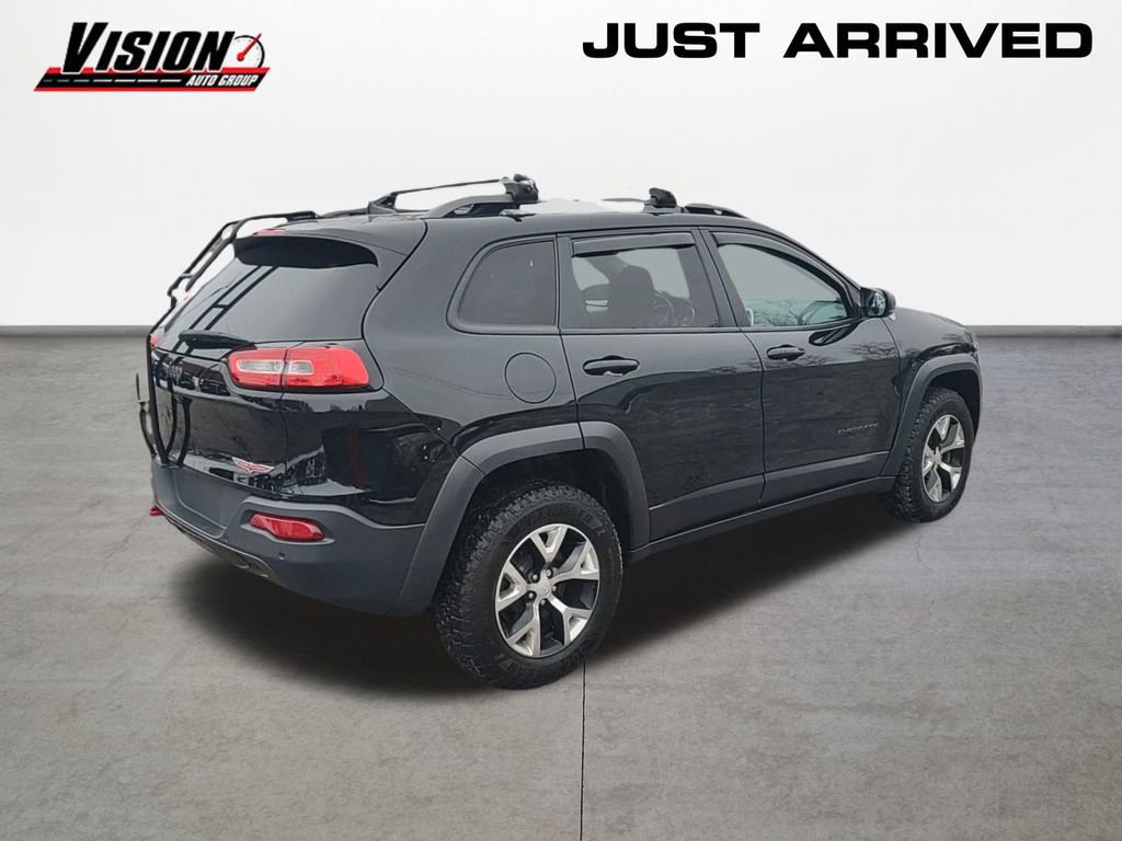 Used 2018 Jeep Cherokee Trailhawk image 5