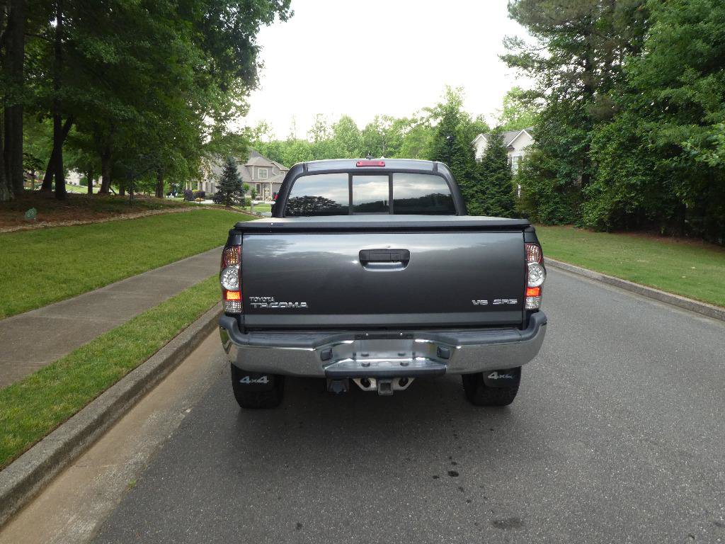 Used 2015 Toyota Tacoma 4x4 Double Cab w/ SR5 Package image 16