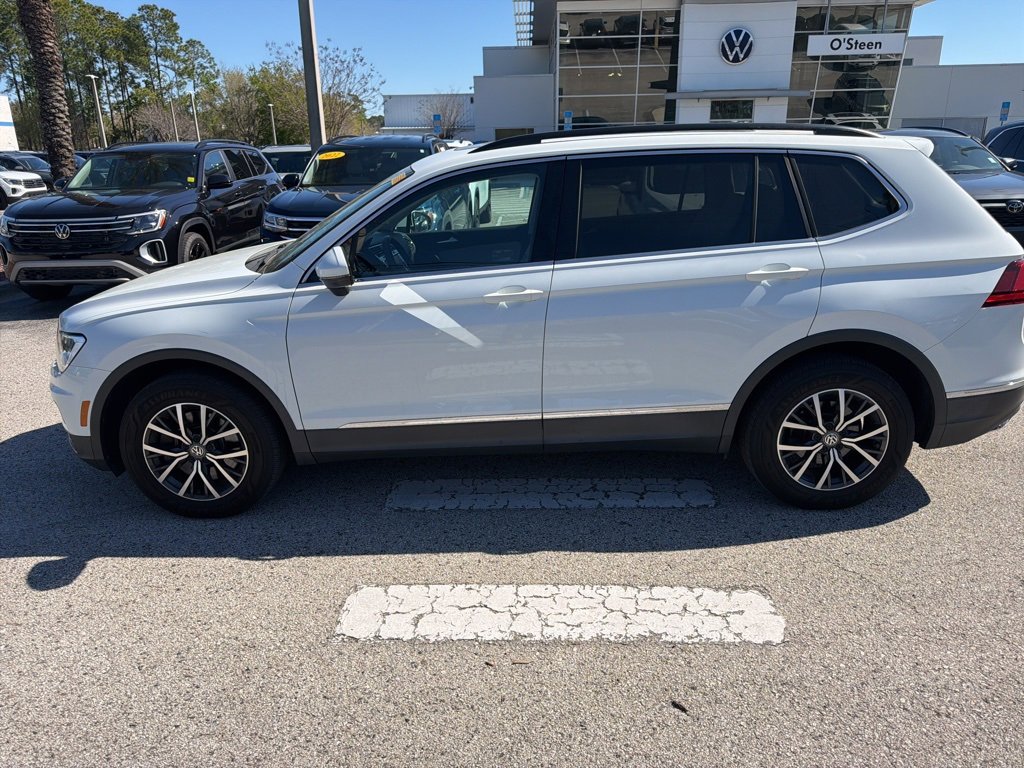 Certified 2020 Volkswagen Tiguan SE w/ Panoramic Sunroof Package image 3