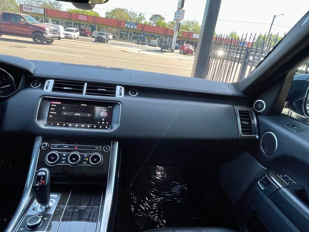Used 2017 Land Rover Range Rover Sport SE AWD/4WD image 25