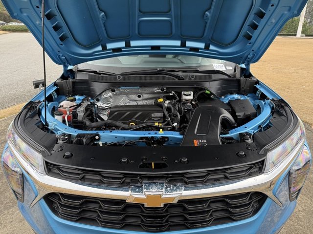 Used 2025 Chevrolet Trax LS image 34