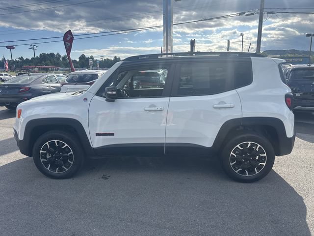 Used 2023 Jeep Renegade Trailhawk w/ Trailhawk Elite Group AWD/4WD image 3