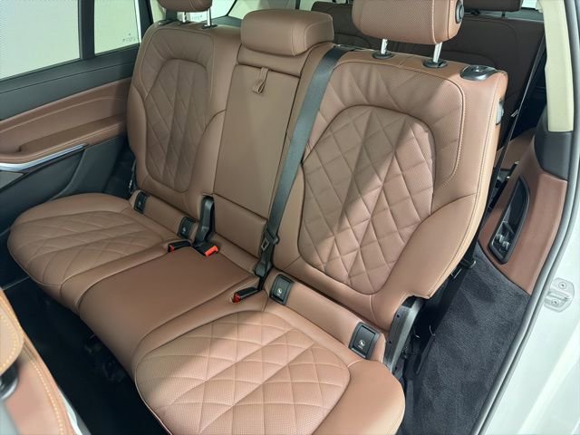 Used 2026 BMW X7 xDrive40i w/ Premium Package image 16