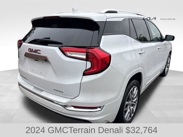 Used 2024 GMC Terrain Denali w/ Denali Premium Package AWD/4WD image 8