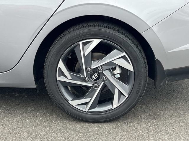 Certified 2025 Hyundai Elantra Sport FWD image 12