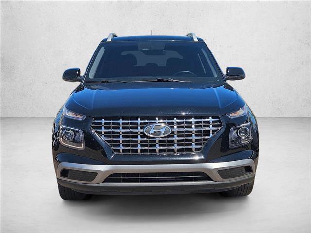 Used 2023 Hyundai Venue SEL image 2
