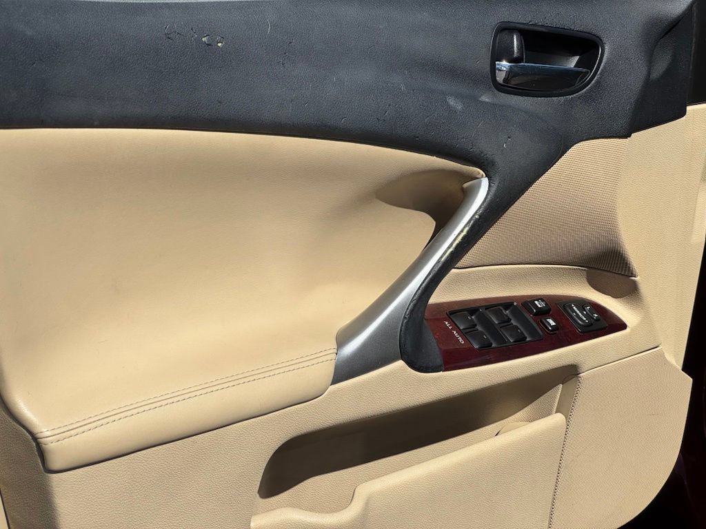 Used 2008 Lexus IS 250 w/ Premium Pkg RWD image 8