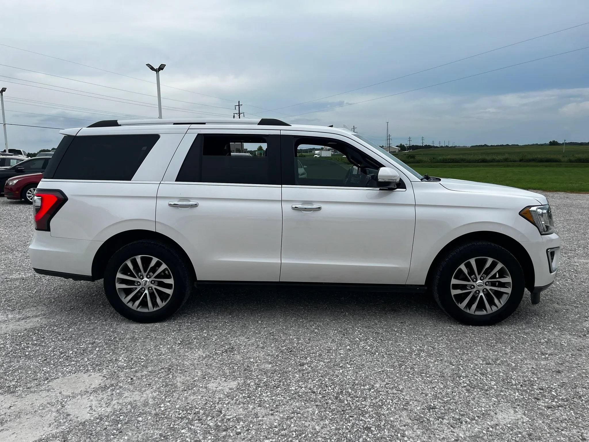 Used 2018 Ford Expedition Limited w/ Equipment Group 301A AWD/4WD image 2