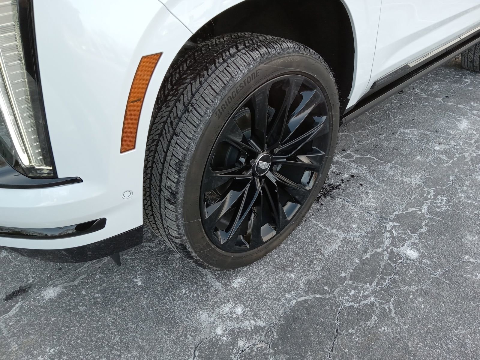 Used 2026 Cadillac Escalade Platinum Sport w/ LPO, ONYX Package image 6