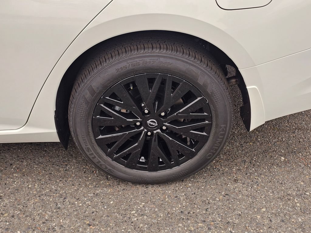 New 2026 Nissan Altima 2.5 SV w/ SV Special Edition Package AWD/4WD image 9