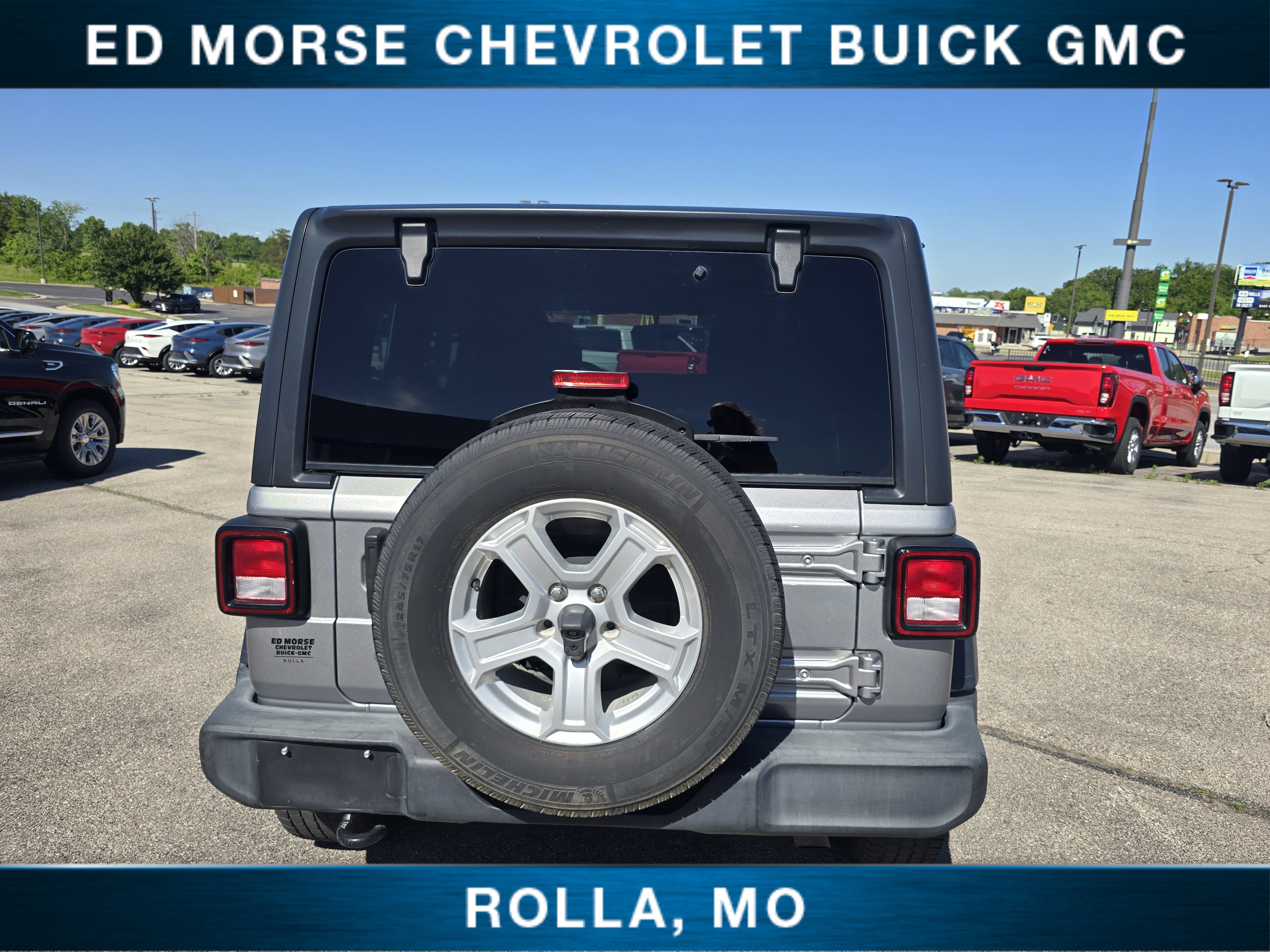Used 2018 Jeep Wrangler Unlimited Sport S AWD/4WD image 4