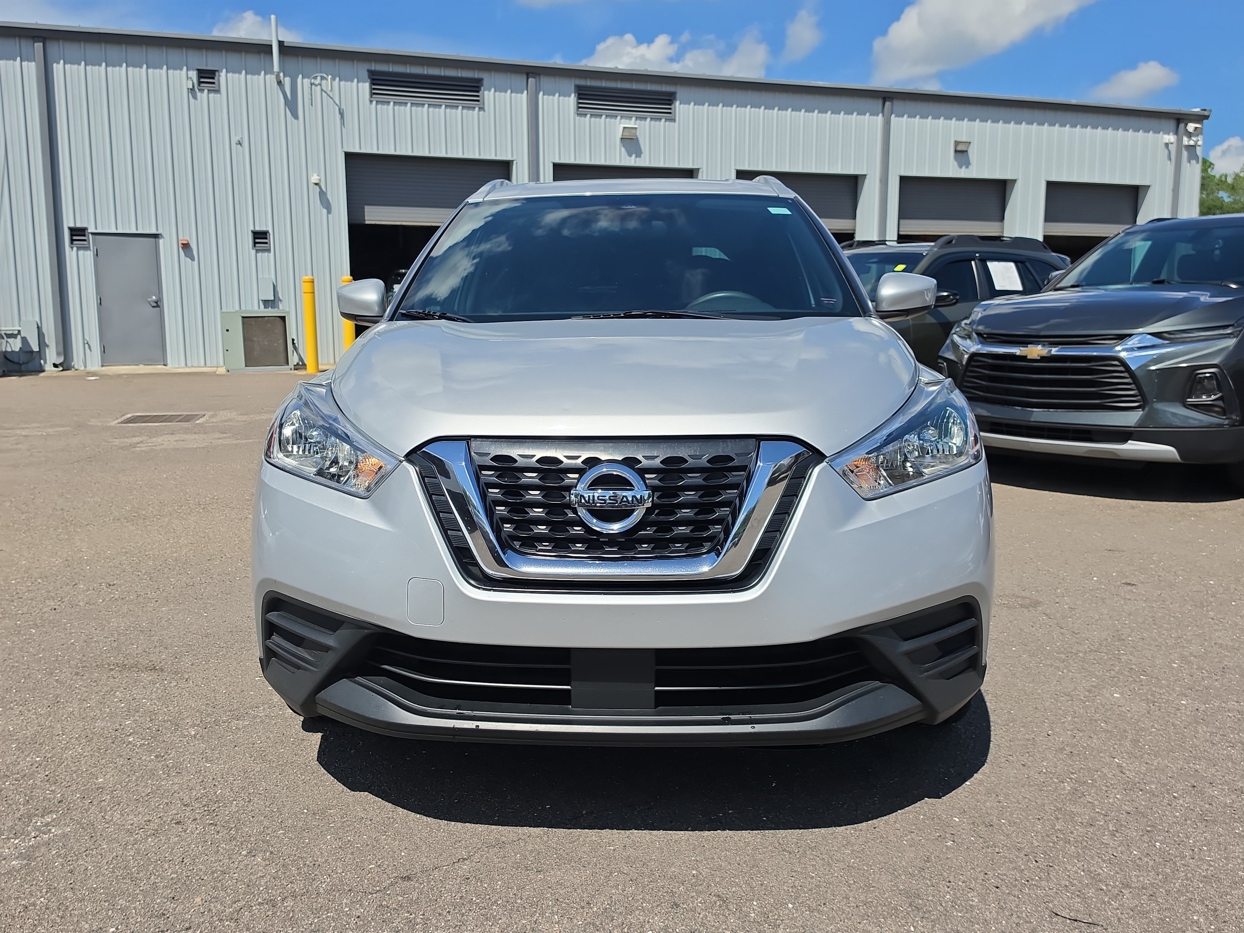 Used 2020 Nissan Kicks SV FWD image 3
