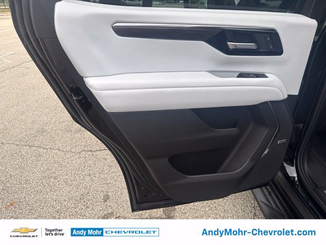 New 2027 Chevrolet Tahoe Premier w/ Sun And Tow Package AWD/4WD image 13