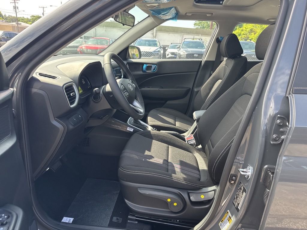 New 2025 Hyundai Venue SEL image 12