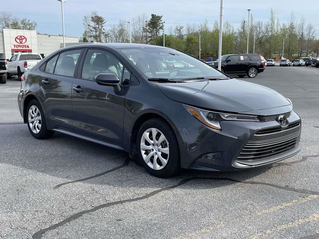 Used 2025 Toyota Corolla LE image 7