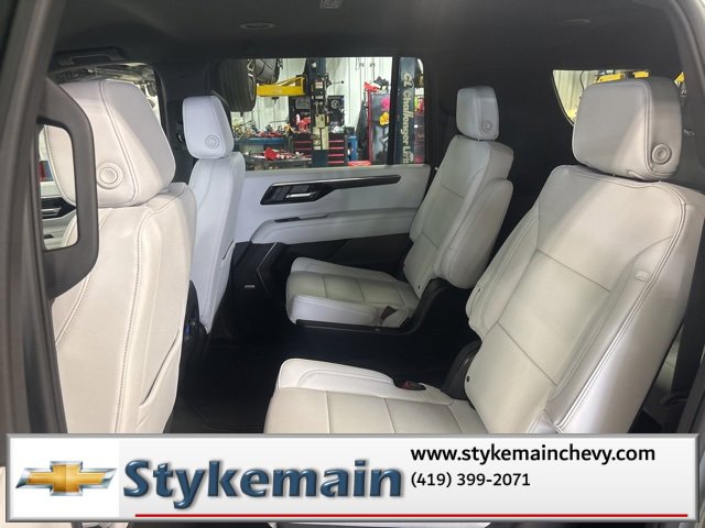 New 2026 Chevrolet Suburban Premier image 33